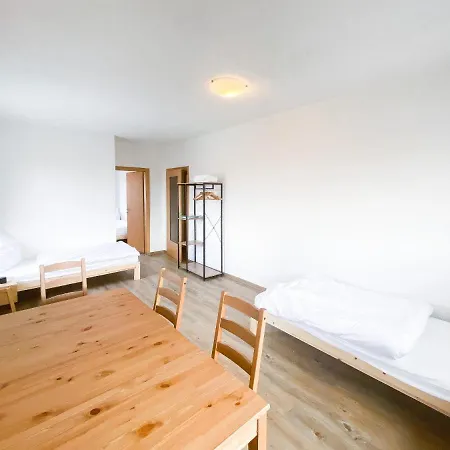 Apartamento Suiteable Living - Geraeumig - Balkon - Parkplatz Neukieritzsch