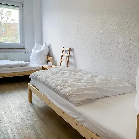 Apartamento Suiteable Living - Geraeumig - Balkon - Parkplatz Neukieritzsch